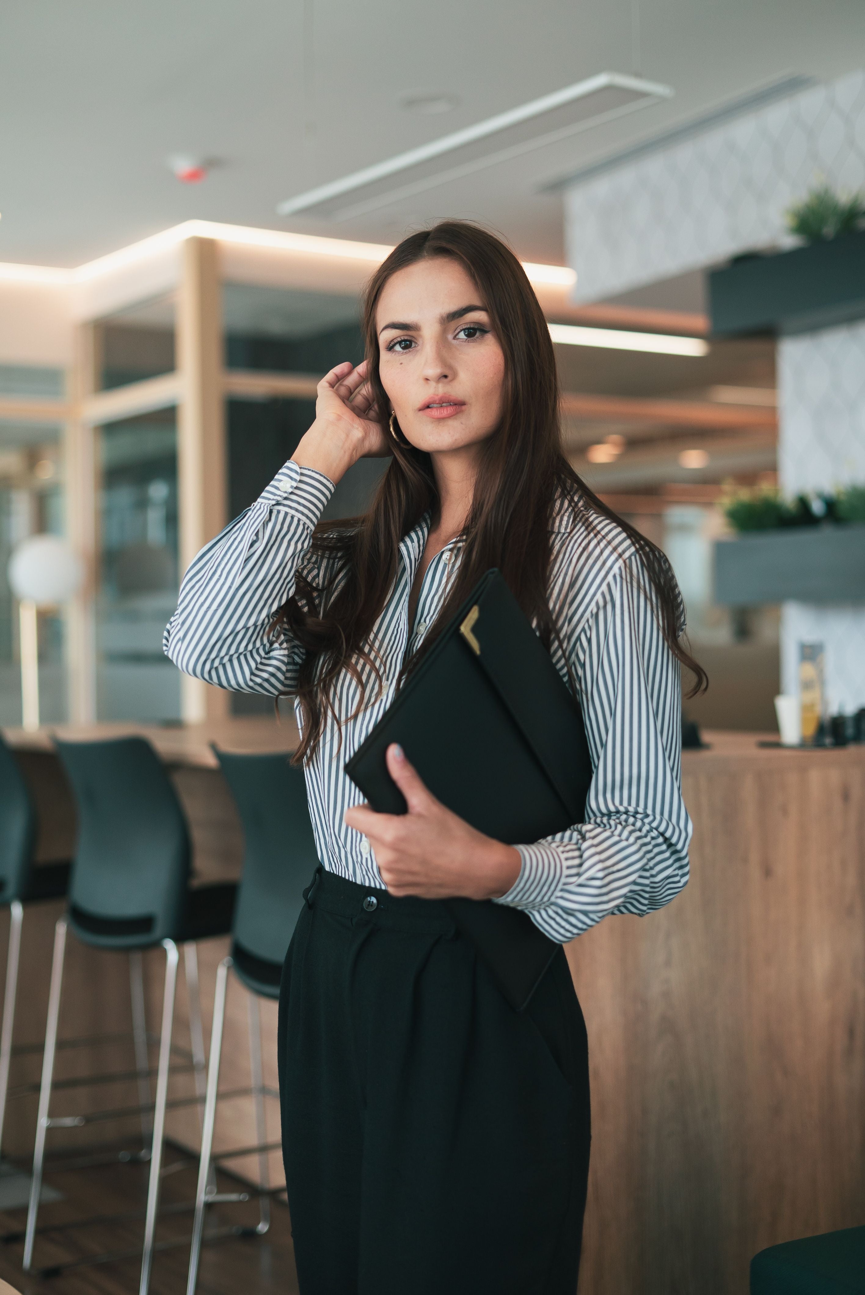 Premium Office Wear for Women: Why Quality Workwear Is Worth the Investment